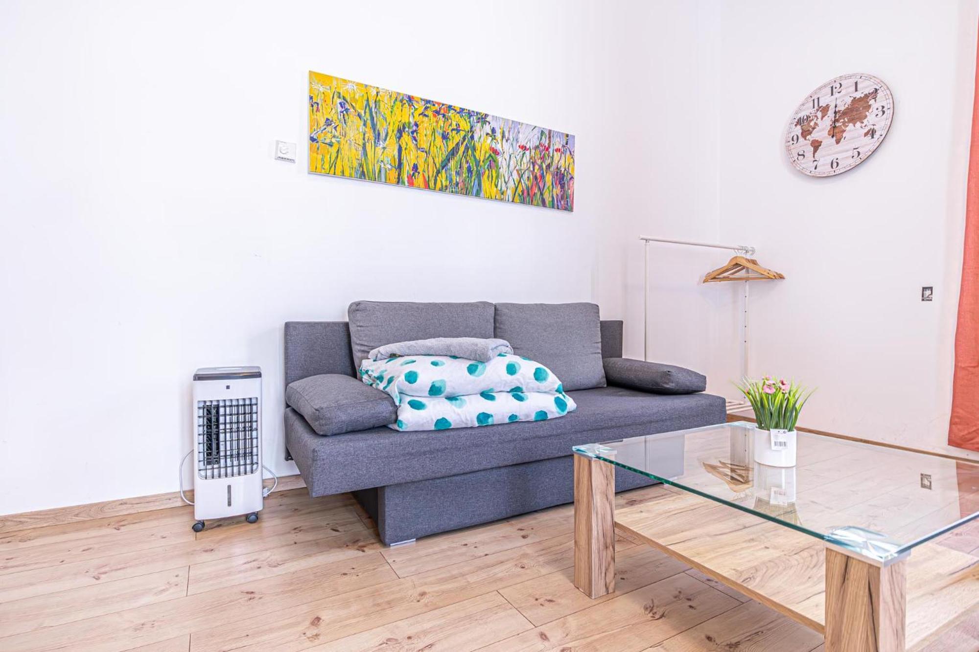 6 Min To Amusement Park - Economy Rooms In Shared Apartment Bécs Kültér fotó