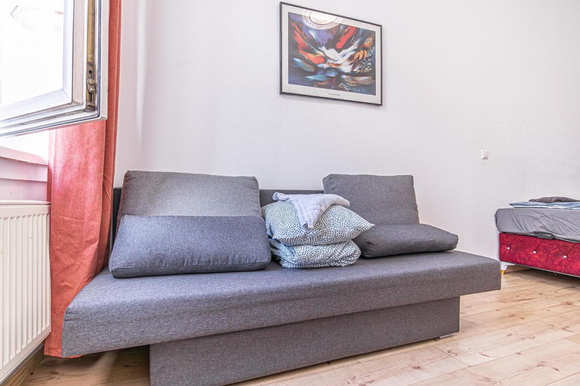 6 Min To Amusement Park - Economy Rooms In Shared Apartment Bécs Kültér fotó