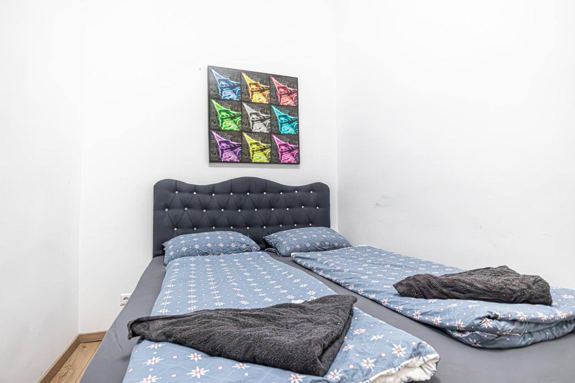 6 Min To Amusement Park - Economy Rooms In Shared Apartment Bécs Kültér fotó