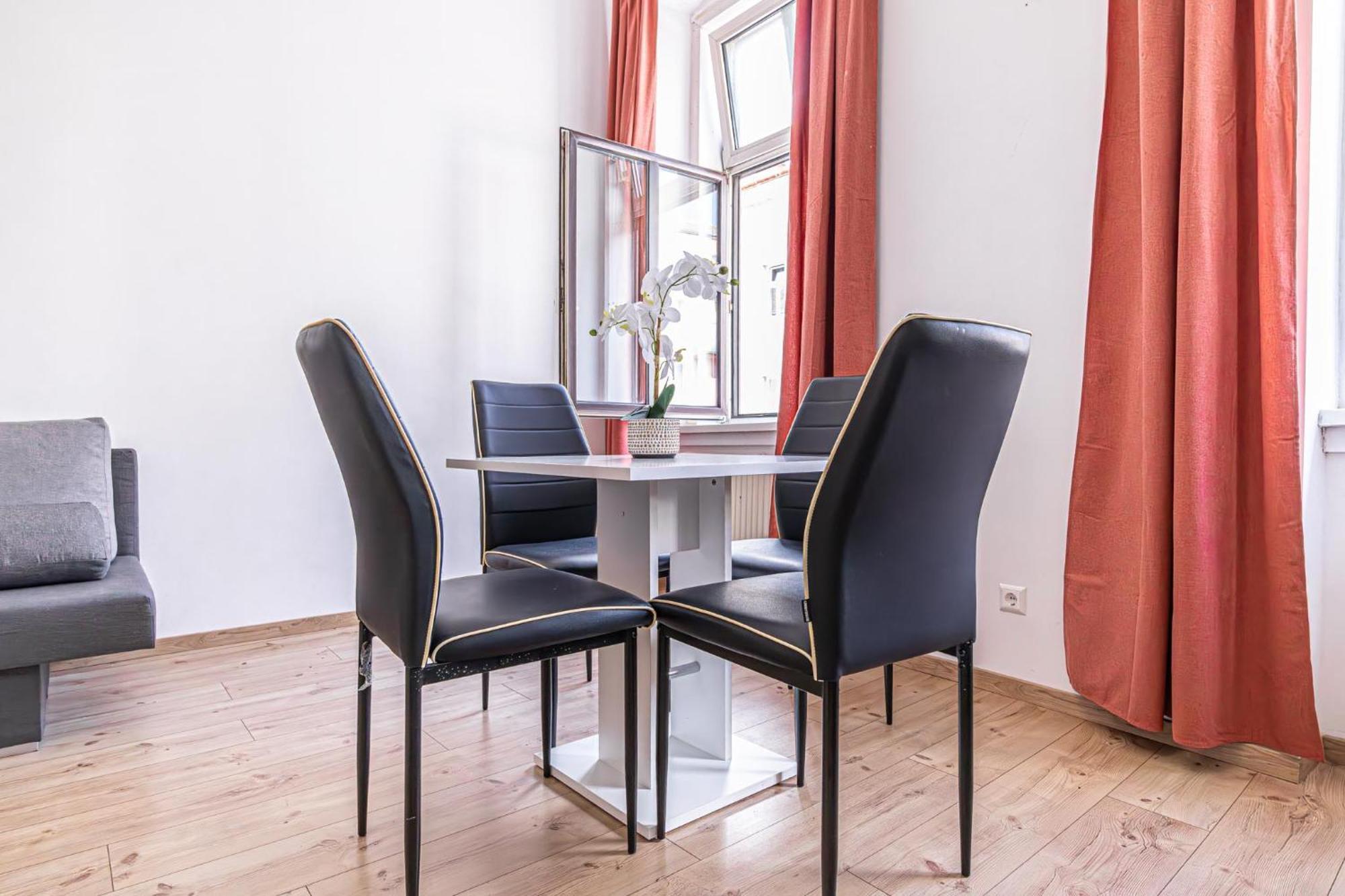 6 Min To Amusement Park - Economy Rooms In Shared Apartment Bécs Kültér fotó