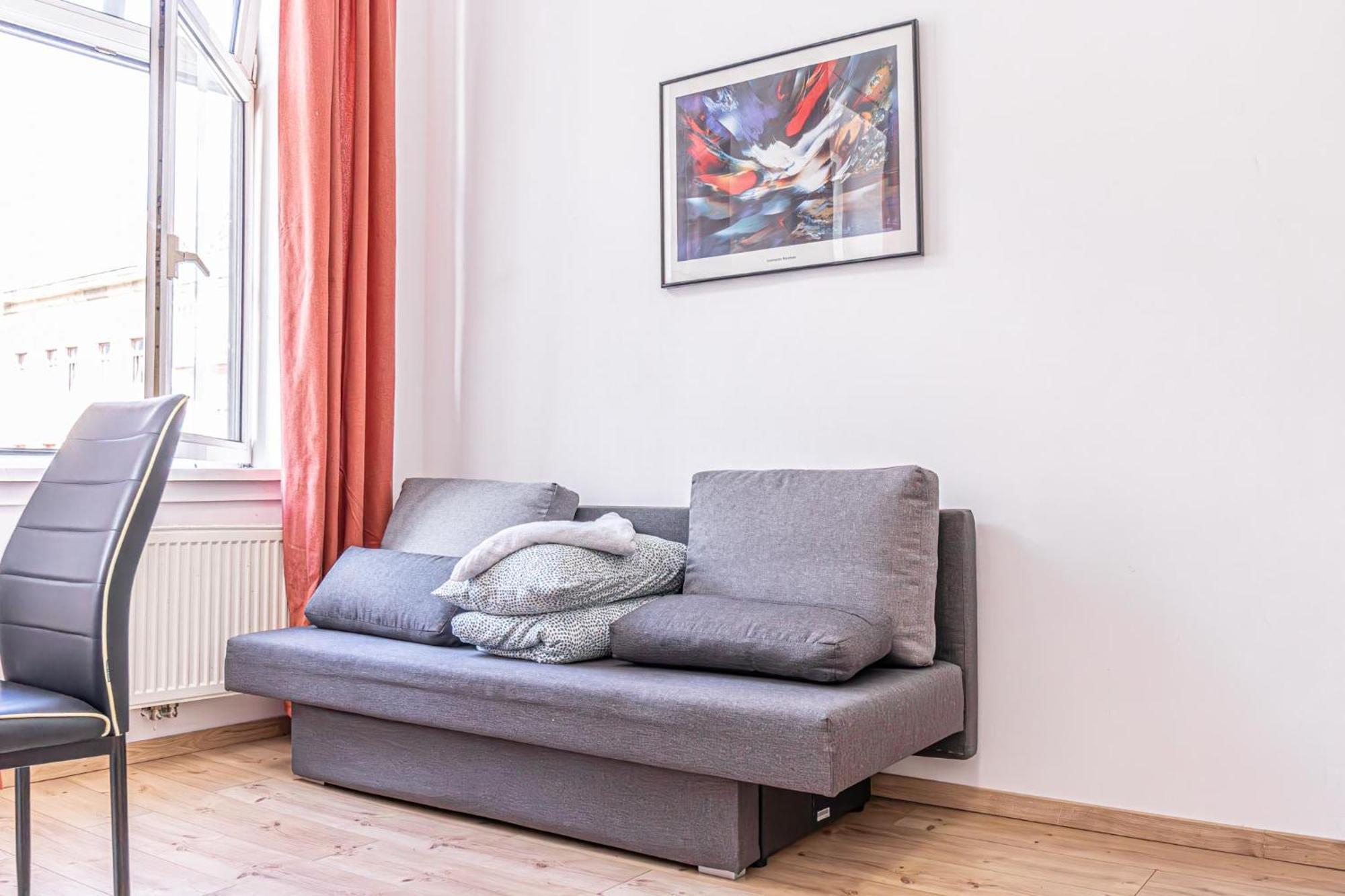 6 Min To Amusement Park - Economy Rooms In Shared Apartment Bécs Kültér fotó