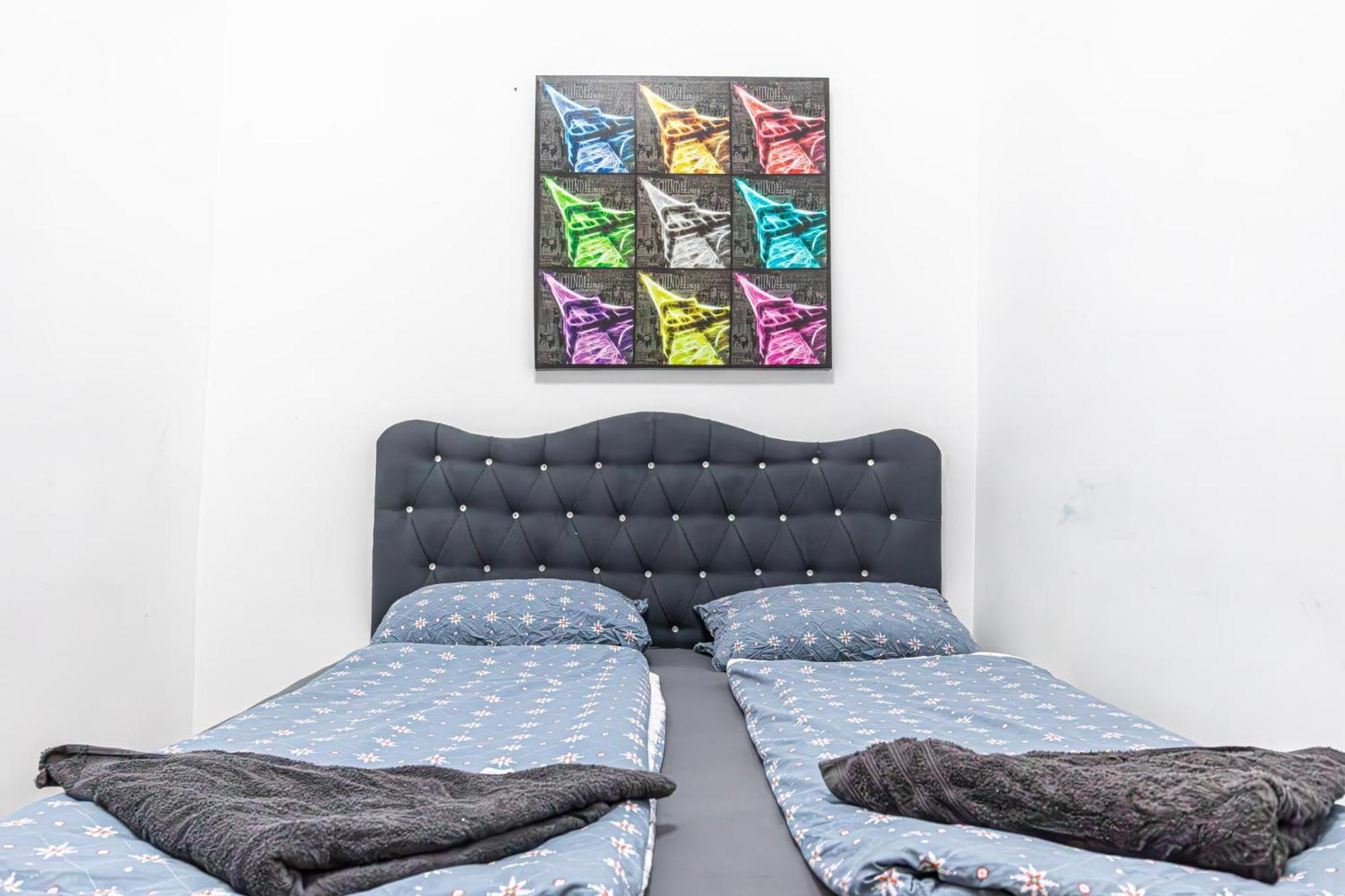 6 Min To Amusement Park - Economy Rooms In Shared Apartment Bécs Kültér fotó