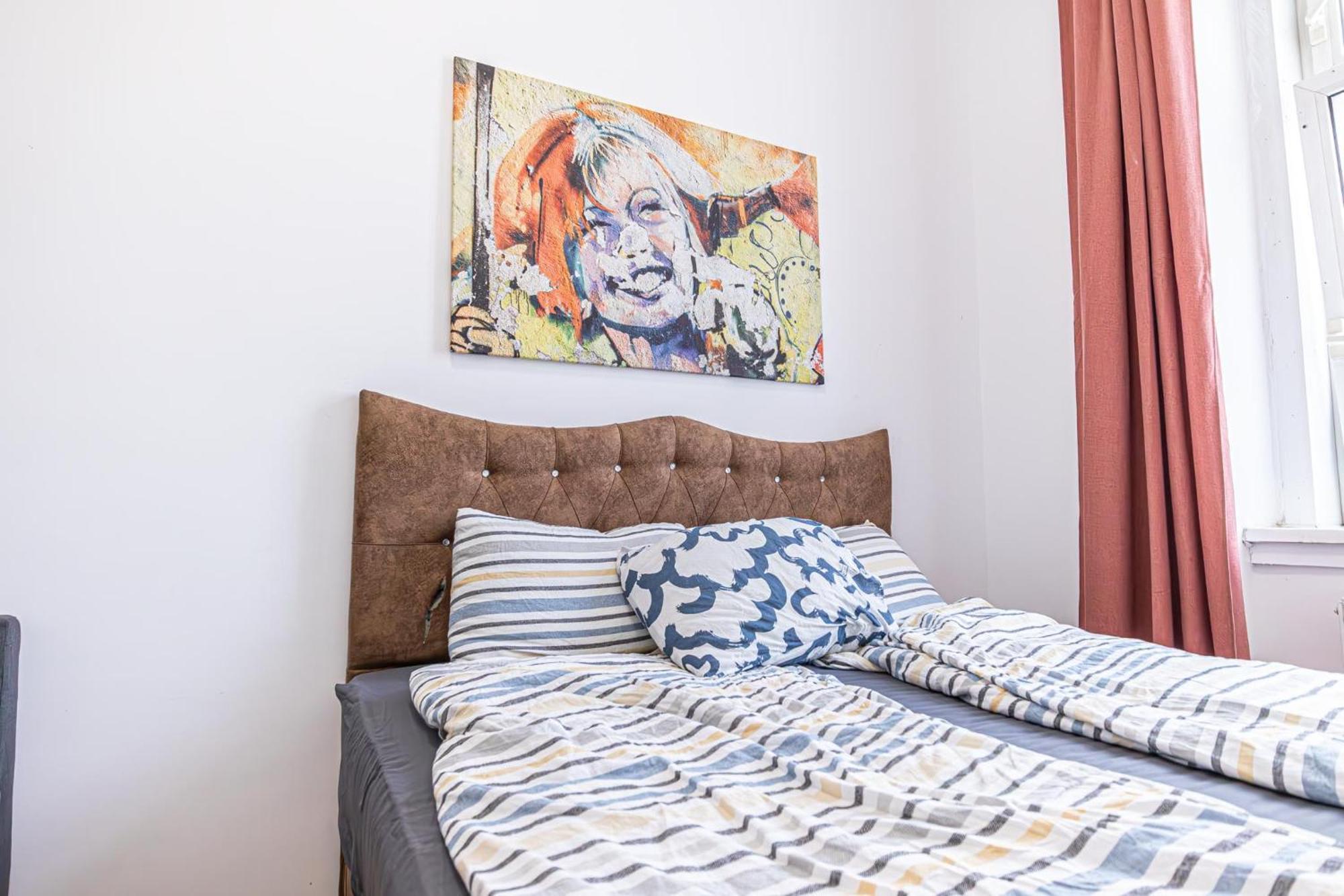 6 Min To Amusement Park - Economy Rooms In Shared Apartment Bécs Kültér fotó