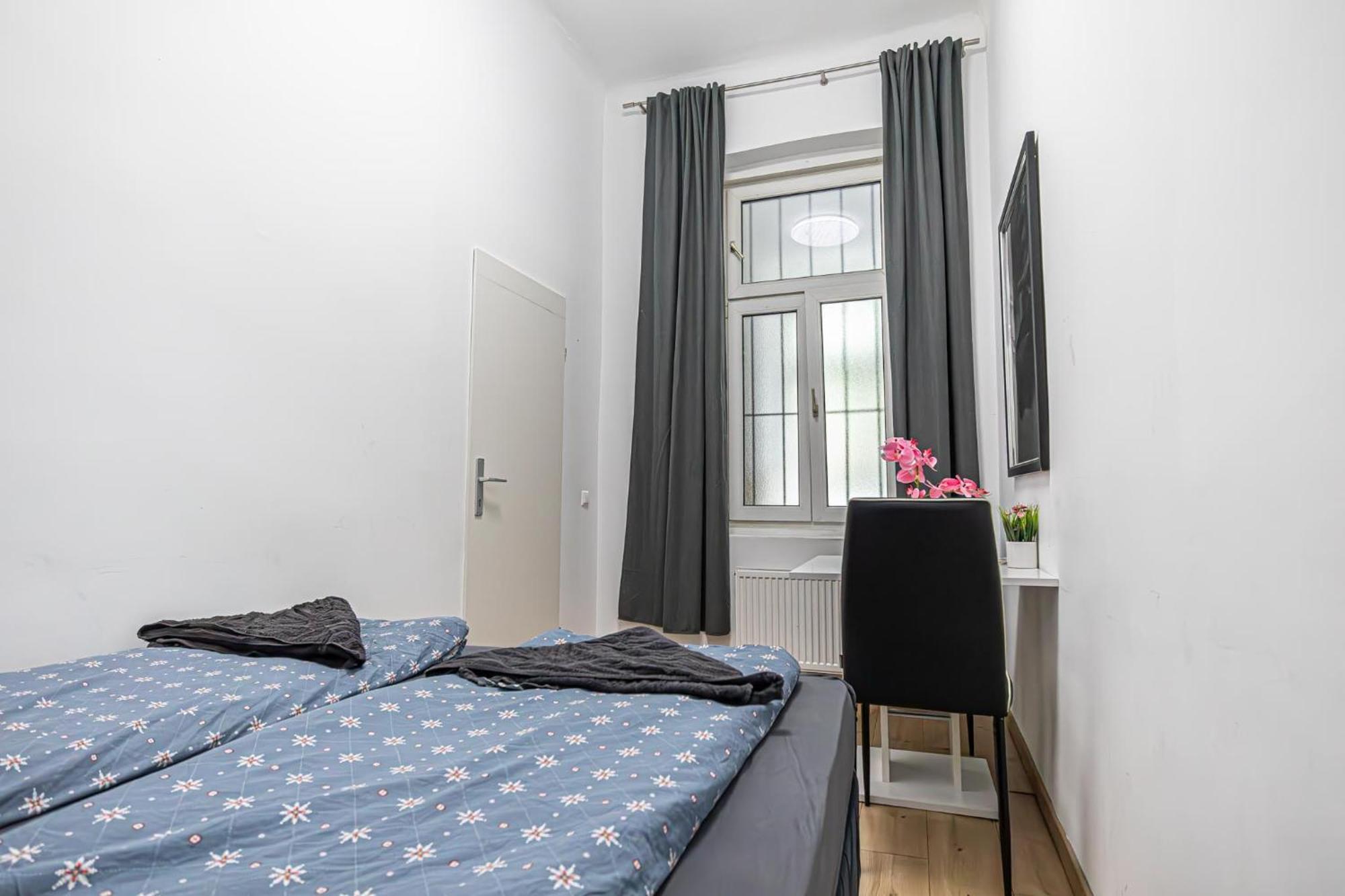 6 Min To Amusement Park - Economy Rooms In Shared Apartment Bécs Kültér fotó