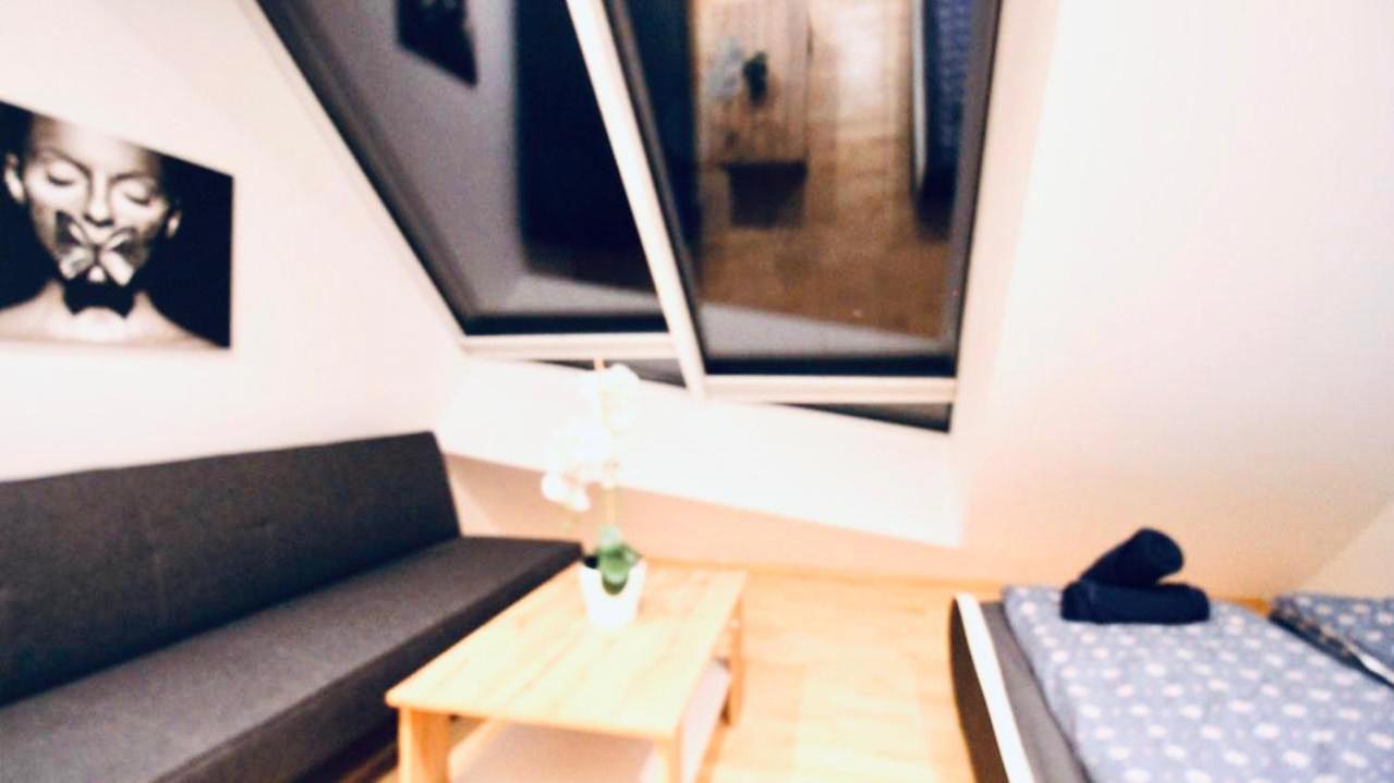 6 Min To Amusement Park - Economy Rooms In Shared Apartment Bécs Kültér fotó