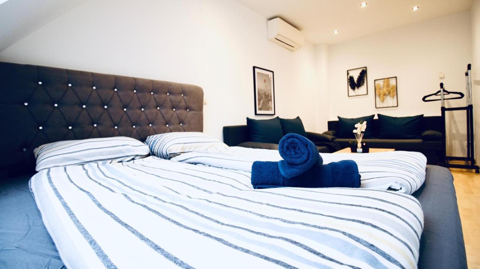 6 Min To Amusement Park - Economy Rooms In Shared Apartment Bécs Kültér fotó
