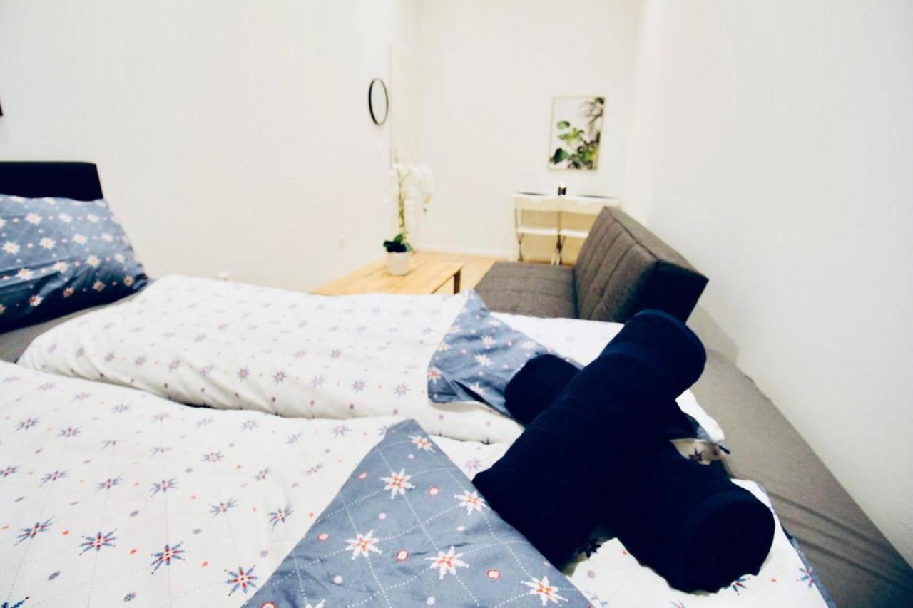 6 Min To Amusement Park - Economy Rooms In Shared Apartment Bécs Kültér fotó