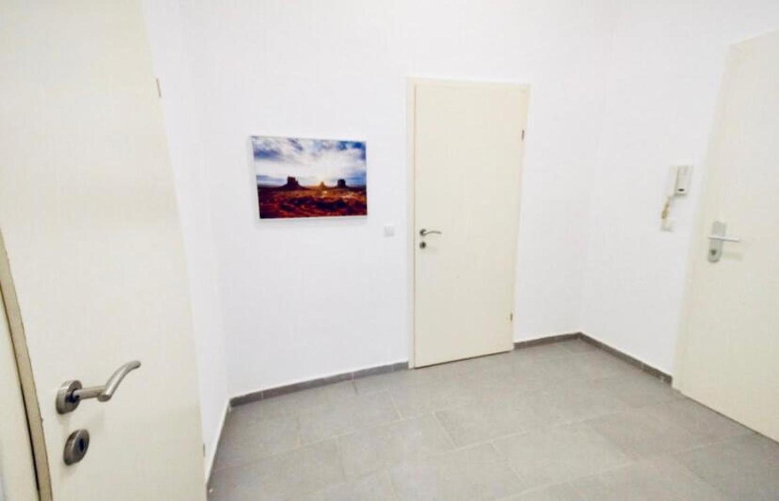 6 Min To Amusement Park - Economy Rooms In Shared Apartment Bécs Kültér fotó